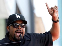 Dirinya Dijadikan Meme, Ice Cube Serang Balik Elon Musk