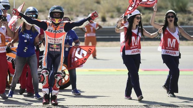 Marc Marquez meninggalkan Andrea Dovizioso di puncak klasemen MotoGP 2017.