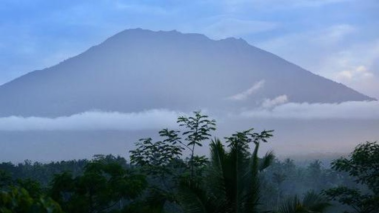 BNPB Sesalkan Banyaknya Hoax Soal Letusan Gunung Agung