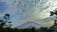 Gunung Agung, Tetap Mempesona Meski Berstatus Awas