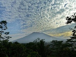 Pemprov NTB Siapkan Bantuan Siaga Gunung Agung