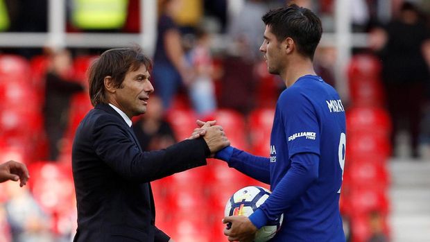 Antonio Conte menilai Alvaro Morata bisa menjadi striker mumpuni jika mampu tampil konsisten.