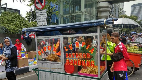 Foto: Berbagai Godaan yang Gagalkan Pembakaran Kalori di Car Free Day