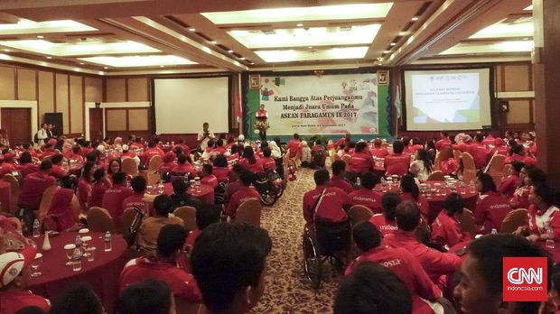 Menpora Imam Nahrawi menyambut kontingen Indonesia di ASEAN Paragames 2017.