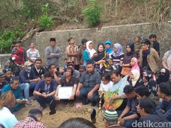 Mbah Ledjar Dimakamkan di Pemakaman Seniman Imogiri, Bantul