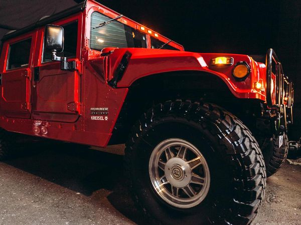 Arnold Schwarzenegger Kenalkan Hummer H1 Listrik