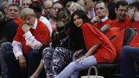 Seperti Kylie Jenner, 10 Selebriti Ini Hamil di Usia Muda