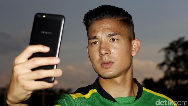 Sepakbola Indonesia di Mata Kim Kurniawan