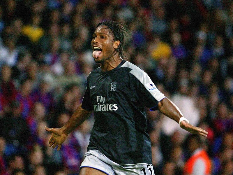 LONDON - AUGUST 24: Didier Drogba of Chelsea celebrates during the Barclays Premiership match between Crystal Palace and Chelsea at Selhurst Park on August 24, 2004 in London. (Photo by Jo Caird/Getty Images)