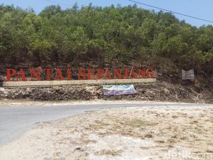 Pantai Sepanjang Gunungkidul: Lokasi, Fasilitas, Harga Tiket, dan Keindahannya Pantai Sepanjang Gunungkidul: Lokasi, Fasilitas, Harga Tiket, dan Keindahannya