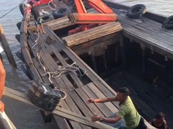 Polisi Tangkap Penyelundup 84 Ribu Botol Miras di Batam