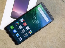 Berapa Harga Si Layar Penuh Vivo V7+?