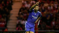 Andriy Shevchenko menandai pembelian mahal flop pertama Chelsea. Usai tampil sensasional selama tujuh musim bersama Milan, Shevchenko gagal melanjutkannya di London Barat setelah ditebus 30,8 juta paun pada 2006. Selama dua musim, Sheva cuma mencetak 22 gol saja untuk Chelsea. Foto: Alex Livesey/Getty Images