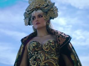 Agnez Mo Bicara soal Batik di Video Klip Terbarunya yang Banjir Pujian