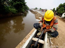 Djarot Sebut Normalisasi Sungai Ciliwung Butuh 10 Tahun