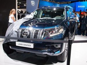 Tak Cuma Fortuner, Mobil Mewah Toyota Ini Juga Jadi Nama Anak Tak Cuma Fortuner, Mobil Mewah Toyota Ini Juga Jadi Nama Anak