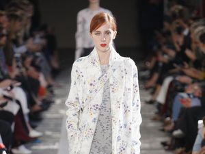 Foto: 25 Koleksi Busana Max Mara di Milan Fashion Week 2017