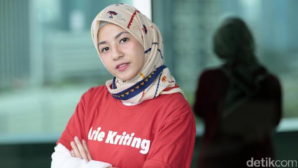 Senyum Manis Natasha Rizki