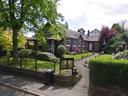 Ahli Bedah Pengurus Masjid Manchester Ditikam Saat Hendak Salat