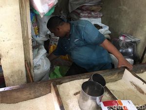 Harga Beras Diatur, Bagaimana di Warung-warung Kecil? Harga Beras Diatur, Bagaimana di Warung-warung Kecil?