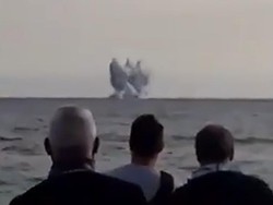 Disaksikan Ribuan Orang, Jet Tempur Italia Menghujam ke Laut