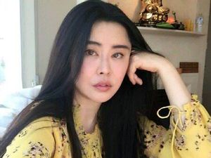 Seperti Tak Menua, Aktris 50 Tahun Ini bak Wanita Usia 30-an Seperti Tak Menua, Aktris 50 Tahun Ini bak Wanita Usia 30-an