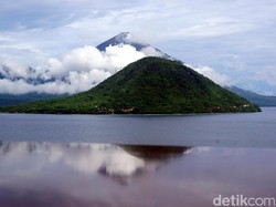 Video Jalan-jalan Lihat Pulau Uang Seribu di Ternate