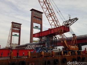 Pembangunan LRT Palembang, Sungai di Bawah Jembatan Ampera Ditutup