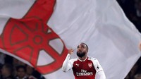Alexandre Lacazette merayakan gol. Dylan Martinez/Reuters.