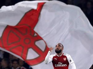 Lacazette Cedera Lutut, Absen Sampai Enam Pekan