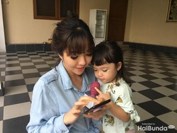 Cerita Paniknya Gisel Saat Gempi Digigit Kucing