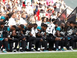 Pemain NFL Berlutut Saat Lagu Kebangsaan Dinyanyikan, Trump Mengecam