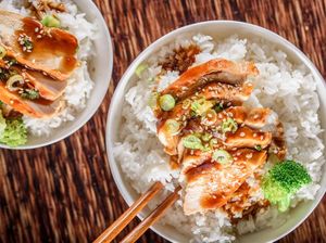 Mantap! Rice Bowl Bertopping Wagyu Rica Hingga Salmon yang Gurih