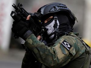 Bertopeng, Begini Aksi Polisi Militer di Brasil Gerebek Bandar Narkoba