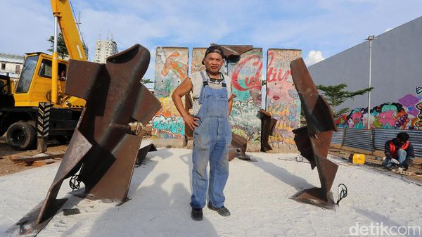 Keren! Potongan Tembok Berlin Mejeng di RPTRA Kalijodo
