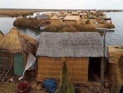 Uniknya Desa Terapung di Atas Danau Titicaca