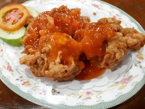Menikmati Ayam Kuluyuk Bersaus Asam Manis di 5 Tempat Ini Menikmati Ayam Kuluyuk Bersaus Asam Manis di 5 Tempat Ini