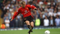 Phil Neville (Inggris). Sudah pensiun dan mencatatkan 505 penampilan di Premier League. (Foto: Shaun Botterill/Getty Images)