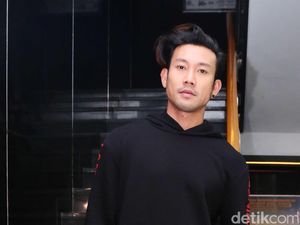 DJ Verny Kaget Denny Sumargo Tagih Tes DNA Bermaterai DJ Verny Kaget Denny Sumargo Tagih Tes DNA Bermaterai