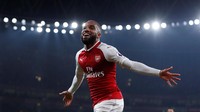 Penyerang Arsenal, Alexandre Lacazette, juga layak menjadi pilihan. Di pekan lalu, dia mencetak dua gol untuk membantu The Gunners mengatasi West Bromwich Albion. (Foto: Andrew Couldridge/Action Images via Reuters)