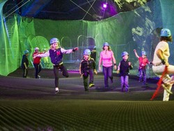 5 Manfaat Bermain Trampolin bagi Kesehatan