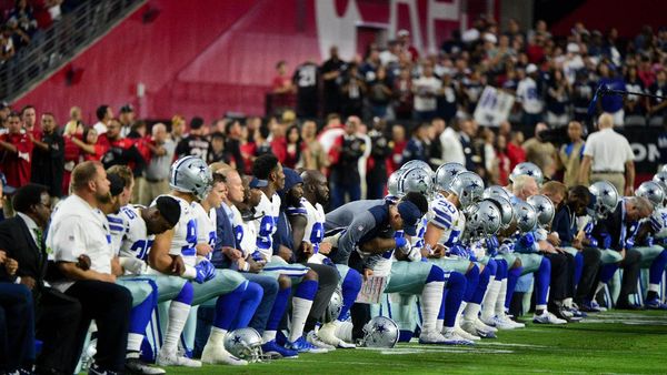 Aksi Berlutut Para Pemain NFL yang Dikecam Trump