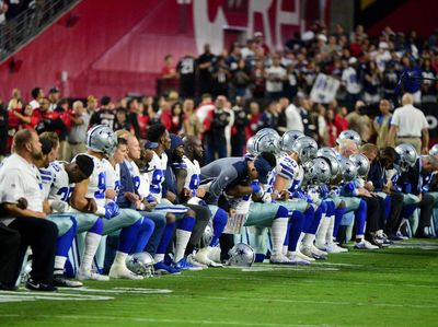 Aksi Berlutut Para Pemain NFL yang Dikecam Trump