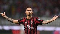 Sementara di tabel assist, Suso menjadi yang teratas setelah 12 pekan. Winger AC Milan itu membukukan delapan assist. (Foto: Alberto Lingria/Reuters)