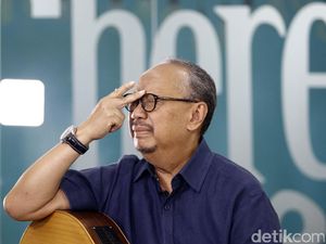 Ebiet G Ade dan Hasrat Musiknya yang Terpelihara Ebiet G Ade dan Hasrat Musiknya yang Terpelihara