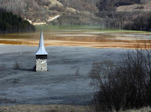 Foto: Desa Cantik yang Tenggelam Karena Limbah