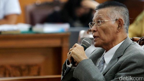 Setnov Hadirkan Guru Besar Unpad di Sidang Praperadilan