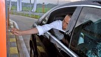 Saat Jokowi Jajal Tol Bawen-Salatiga yang Indah