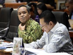 Anggota Komisi III F-PD dan PDIP Saling Sahut di Rapat dengan KPK