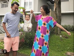 Tingkah Lucu Putri Ruben Onsu dan Sarwendah Saat Bersama Kudanya